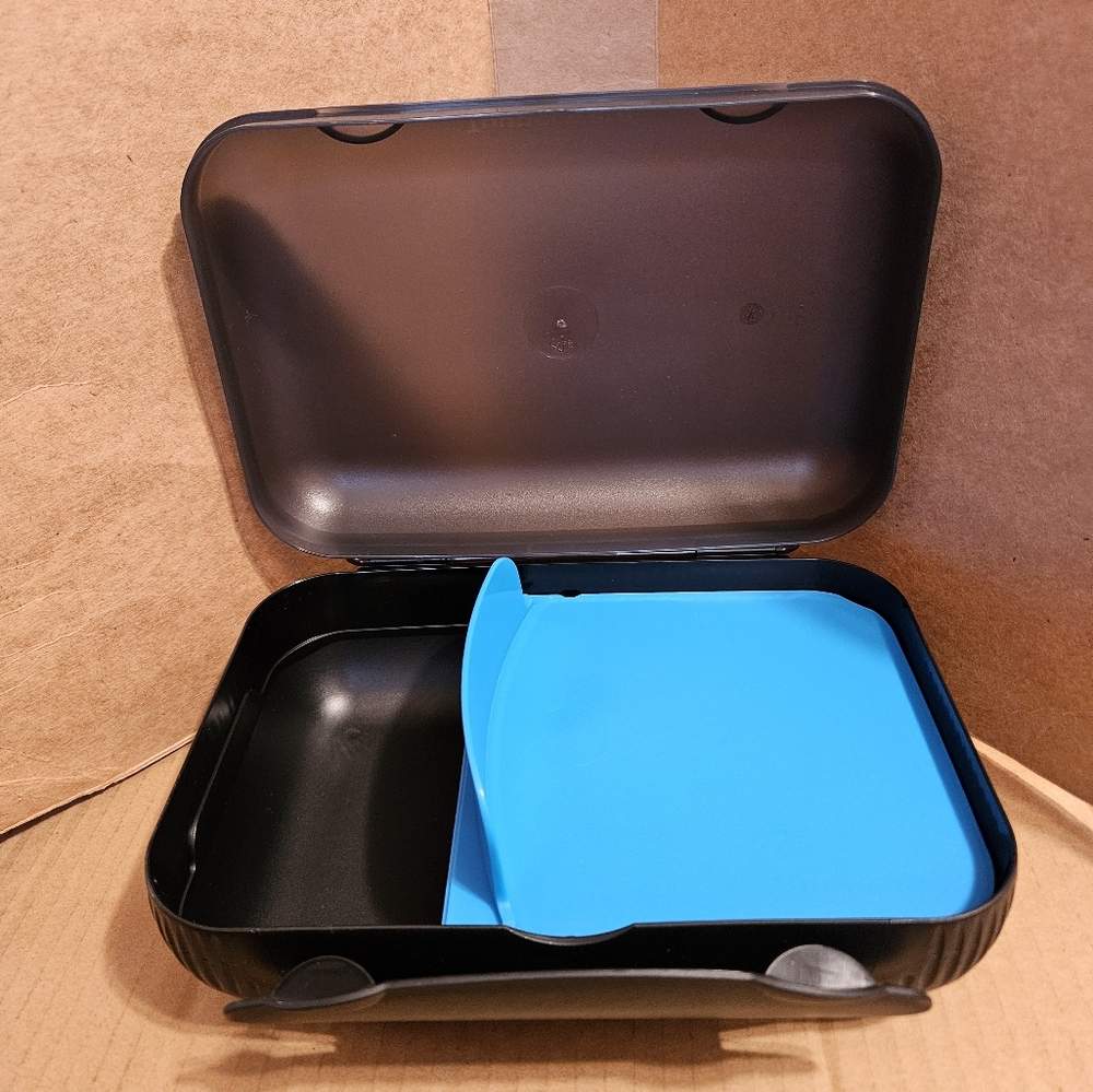 Tupperware Lunch Box - Picture 2 of 4